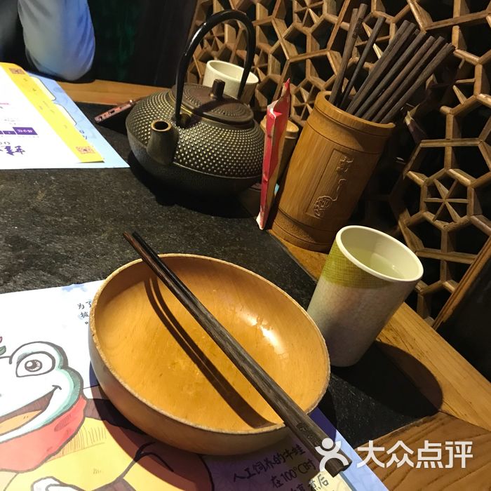 蛙小侠餐具摆设图片