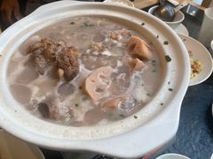 -鱼鲜饭香·招牌汽锅剁椒鱼头王