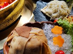 -湊湊火锅·茶憩(南京东路悦荟店)