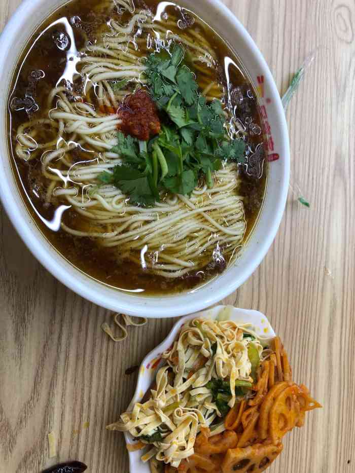 盛京人人鸡味抻面(珠江桥店)-"店的位置好找,珠江桥加油站对面.