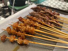 -何妹湿辣牛肉·粤式烧烤砂煲(桂雅路店)