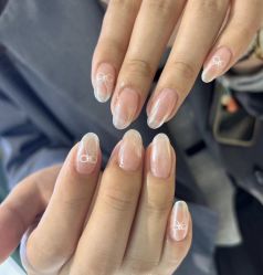 -纤纤玉手美甲美睫美容