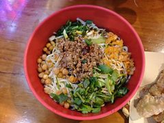 -爆炸头阿姨小四川正宗川味小吃(无任何分店)