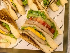 -W COLLECTIVE  DESSERT SHOP