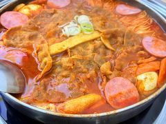 -三清洞摩西韩式年糕火锅(威高广场店)