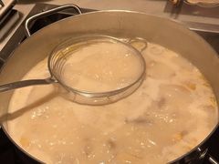 -尚尚仙·酸汤猪手·猪肚鸡火锅(华联万柳购物中心店)