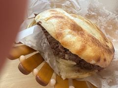 精品驴肉火烧-闫家驴肉老店(华电一校店)