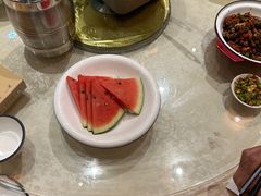 -帅巴人舅母子腊蹄民俗村