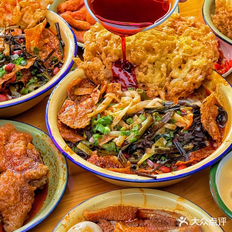 关于我在西安坐车一小时也要去吃的首家糖水和柳州螺蛳粉 