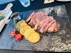 厚切澳洲谷饲安格斯肉眼-蜜悦·波西塔诺悬崖海景餐厅