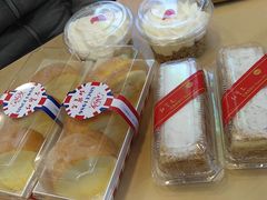 -红宝石·鲜奶小方·海派西点房(南丹店)
