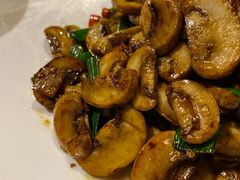 -铜锣湾·有麝自然香(重庆新天地店)