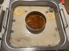 -尚尚仙·酸汤猪手·猪肚鸡火锅(华联万柳购物中心店)