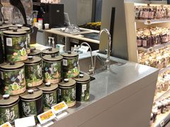 -三只松鼠生活馆(芜湖弋江金鹰店)