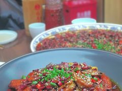 -有红鸡毛店·川菜(建设路店)