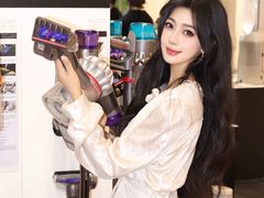 -王府井百货熙地港店