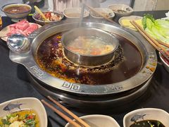 菌汤鸳鸯锅-洞亭火锅(防空洞总店)