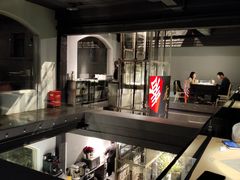 -穹六人间 people 6(岳阳路店)