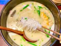 -银米·云南传统过桥米线(双廊黑金冠店)