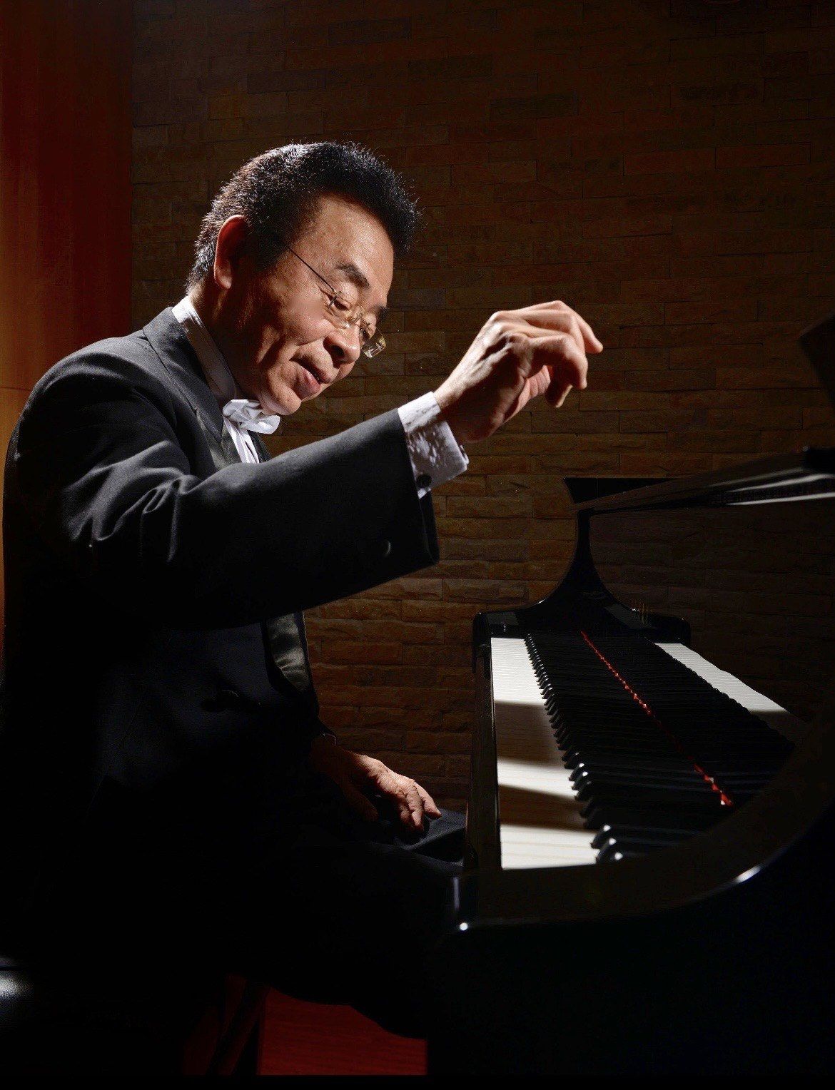 著名钢琴家石叔诚