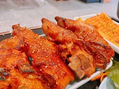 烤猪手-杨家崴子碳缸烧烤(东三马路店)