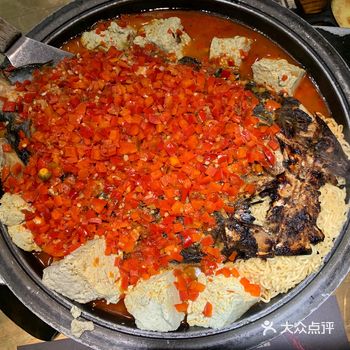 剁椒这个料，我觉得拿来拌鞋底子都好吃！