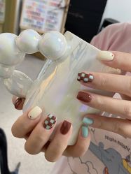 -芊屿芊浔美甲