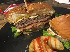 -HIGH FIVE哈福手工汉堡(桂林路店)