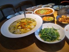 能喝汤的酸菜鱼-胡马八破·川菜小馆(高新万达店)