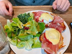 -Common Table · Brunch & Coffee