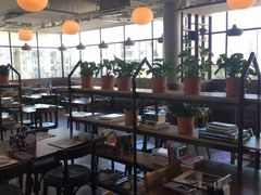 -ROAST coffee & eatery