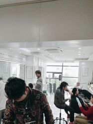 -镁连社·美联社