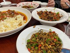-湖南人家湘菜馆(镇江路店)
