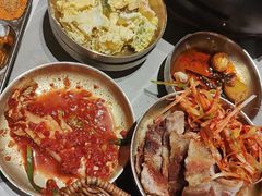 -草家酱蟹炭火烤肉店(珲春南路一店)