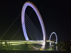 -南京眼步行桥