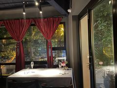 -弦月窗LUNETTE BY AMANDA(复兴路店)