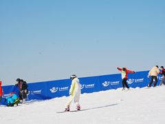-浙东第一尖雪山欢乐谷