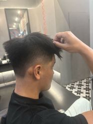 -老肖男士理发店