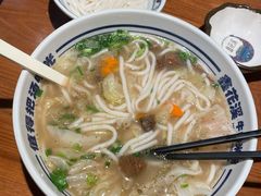 -鑫花溪牛肉米粉(广电传媒店)