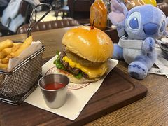 -BOURBON 玻本美式餐厅酒吧(虹桥新天地店)