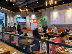 大堂-渝是乎酸菜鱼·川渝小炒(新世界百货望京店)