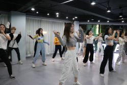 -STAR舞蹈工作室