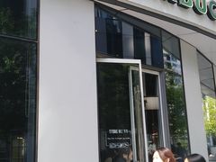 门面-星巴克(北京三里屯SOHO一店)