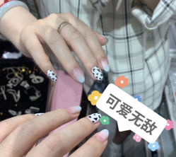 -七月美睫 美甲