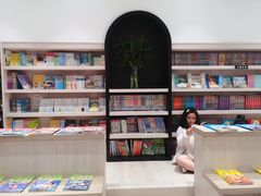 -钟书阁(群光广场店)