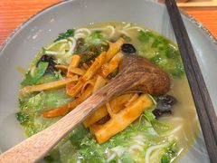 -百春原湖南牛肉粉(百联世纪店)