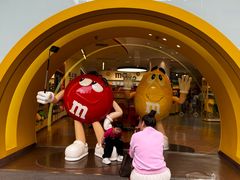 -m豆巧克力世界(上海世茂广场店)