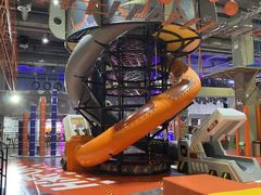 -嗨翻Hi-Fun竞技主题乐园·蹦床亲子生日轰趴(国光1937店)