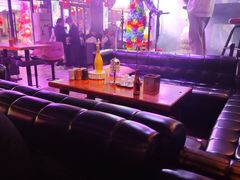 -喜鹊音乐酒馆(西街店)