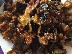 焦糖茄子牛肉粒-桃子餐厅·天津菜(红星路直营店)